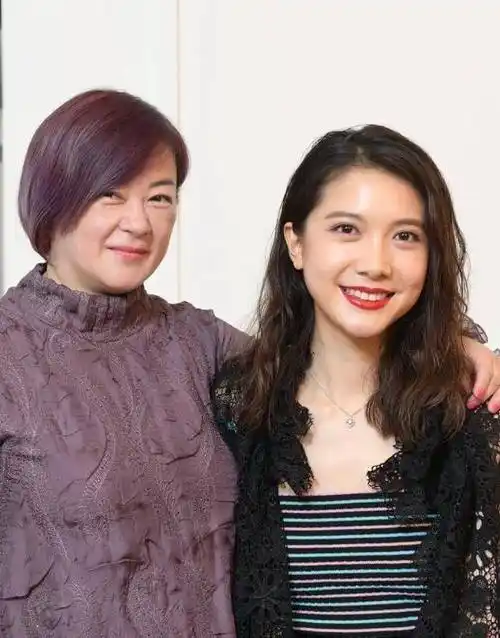 郭嘉文或迎挑战,"小吴绮莉"林宣妤上位史_李泽楷_杨紫琼_生活