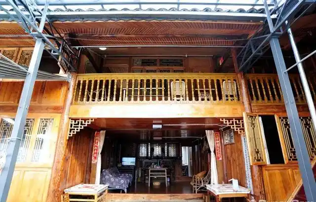 云南腾冲和顺百岁居客栈,50多年历史的古屋,入住一晚不超百元