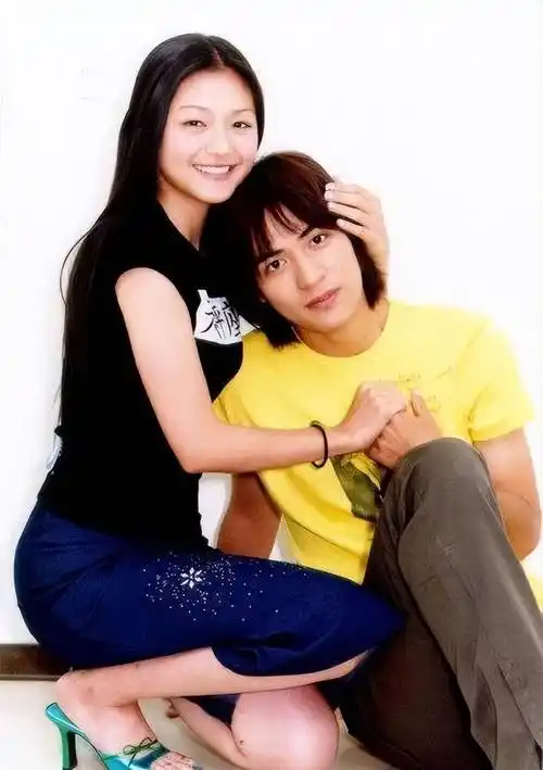 周渝民,因《流星花园》而成名,他与妻子喻虹渊,低调地幸福着-第18张