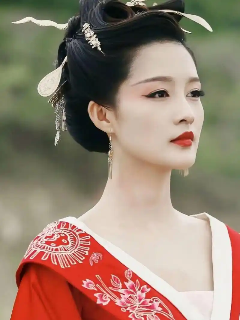 《楚乔传》角色,由李沁饰演,剧中,她是大魏骄傲,率真可爱的公主94