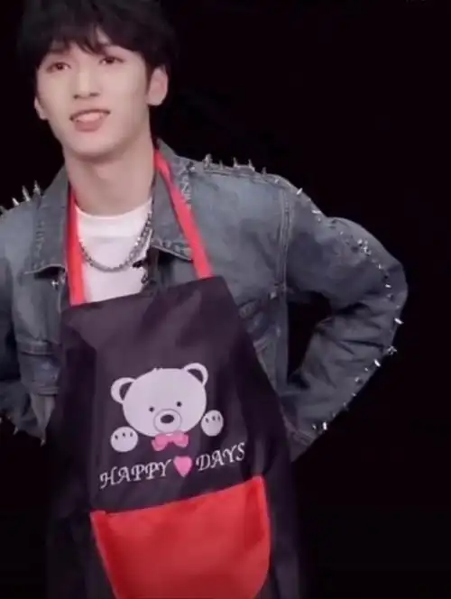 严浩翔 小熊软糖##严浩翔 脐橙果园小熊园长