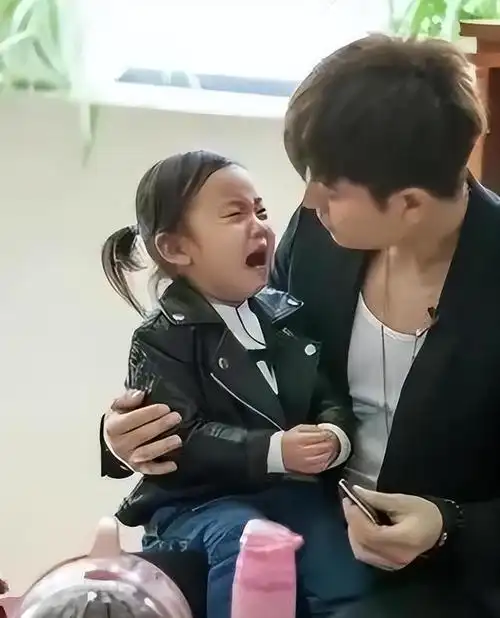 有种"整容"叫贾乃亮离婚,前妻李小璐变化不大,他却像换了个人