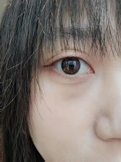 今天戴了kilala可啦啦日抛喵星粉款还是很好看的,眼里有星星78月亮