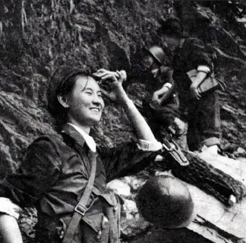 对越自卫反击战中国女兵老照片,图2让无数人泪流满面