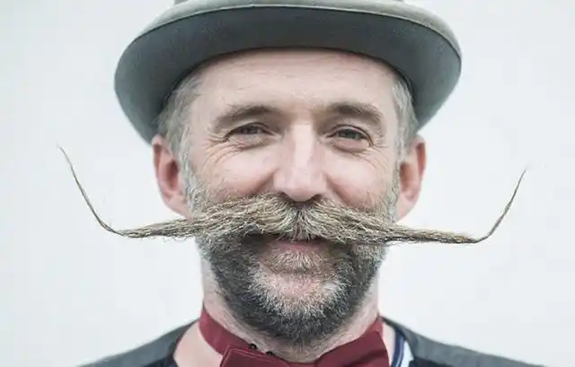 匈牙利小城举办胡须选美大赛 千奇百怪惹人爱-国际在线