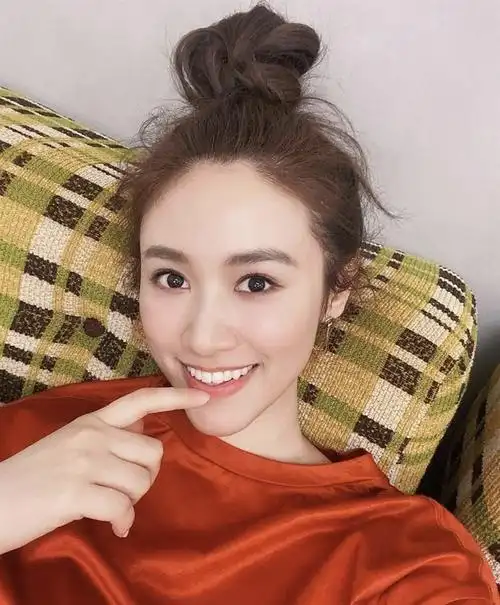 伪素颜超美吴姗儒上帝视角裸出牛奶肌