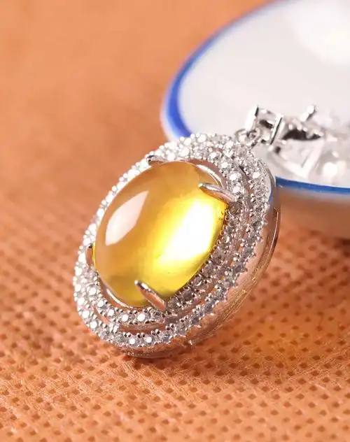 世玺仁合珠宝专场-精美一帆风顺琥珀吊坠