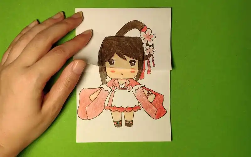 如何用一张纸手绘迷你世界花小楼3次变身造型戴上王冠哪个漂亮