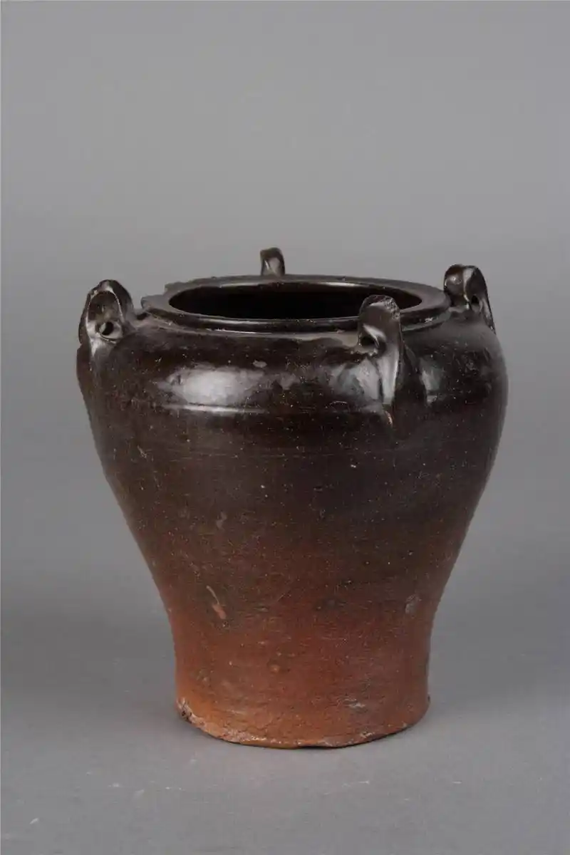 四系罐具有非常鲜明的时代特点研究价值也很大