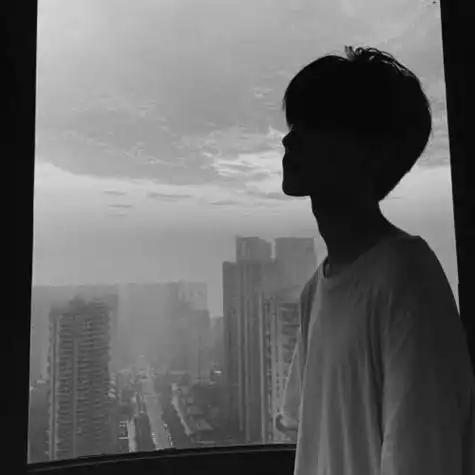 黑白头像男生长夜太难熬了