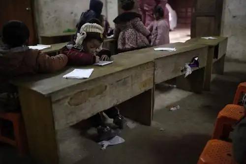 组图留守儿童的一天心酸可怜