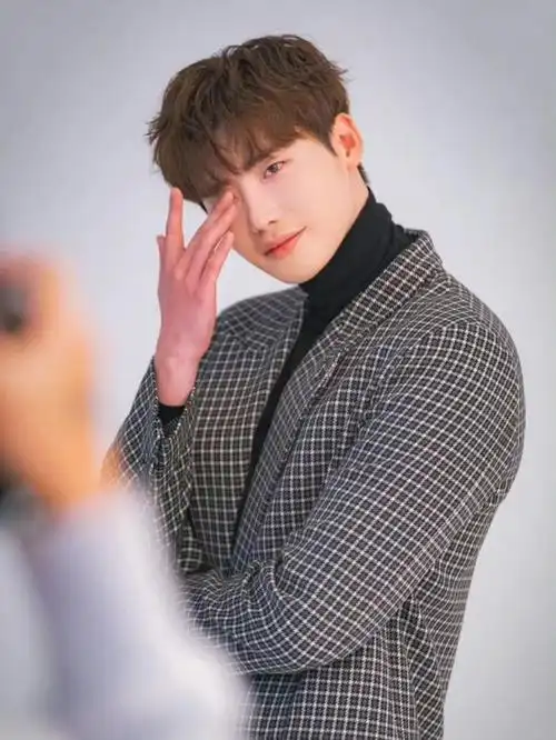 深圳男发丨李钟硕同款发型