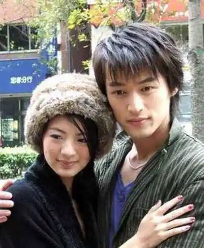 安以轩吻戏 胡歌安以轩吻戏ng20次  网曝胡歌今年有望脱单