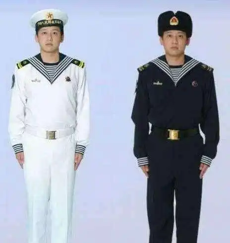 3,夏常服分长袖和短袖.二者样式一样,有肩章.