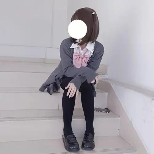 楼道jk拍照姿势