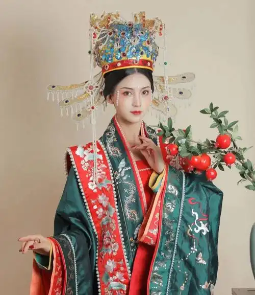 凤冠霞帔宋制婚服