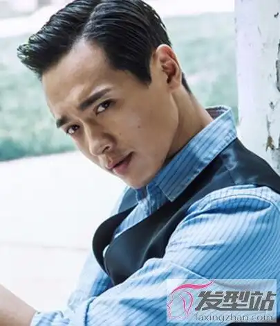 这款二八分短发梳理得特别整齐,没有什么杂乱感,露耳设计倍增几分清爽