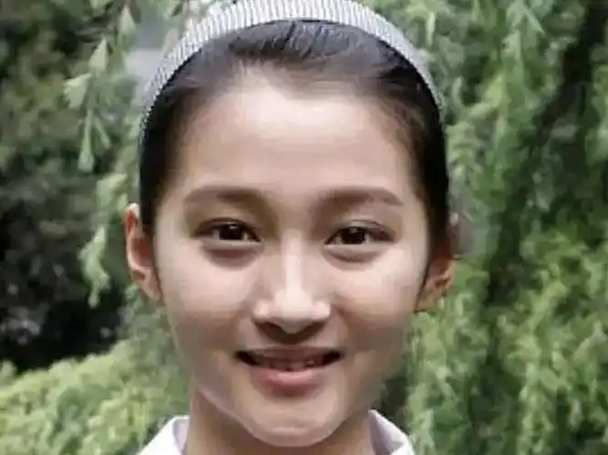 最近大火的关晓彤,以她绝对优势的身高与大长腿霸屏,_圈子-新氧美容