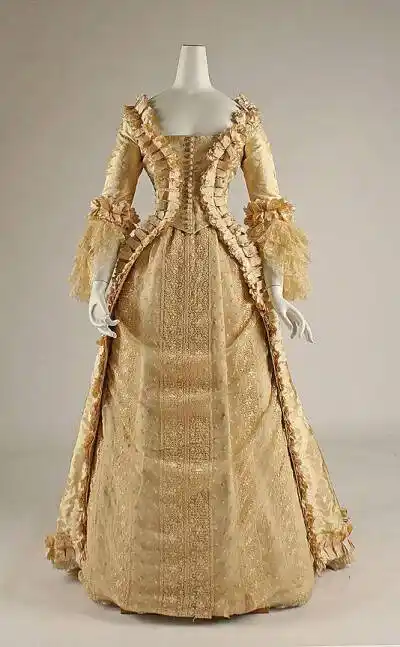 维多利亚走秀服装