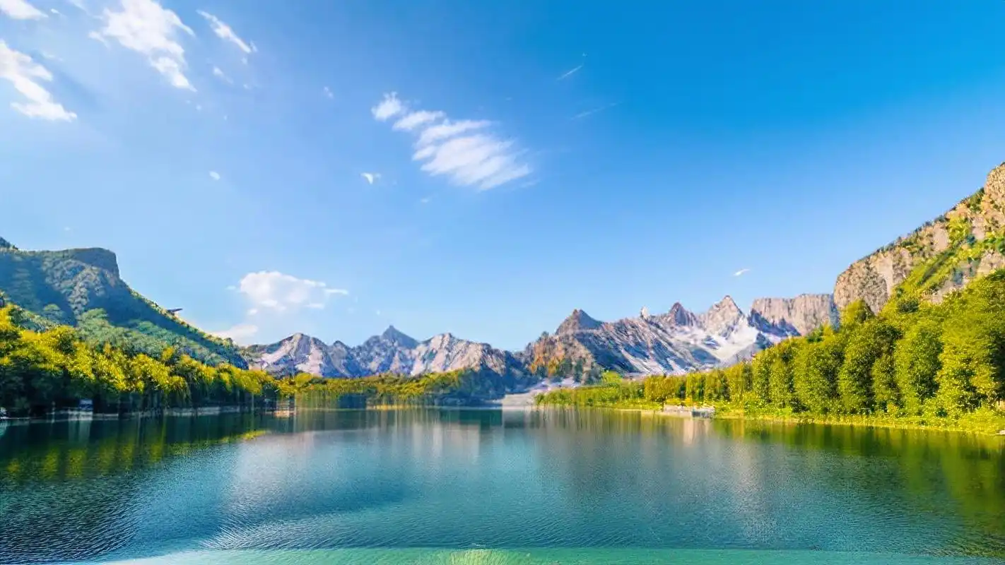 绝美湖泊背景照片合集98 探索大自然的奥秘,领略湖泊的宁静与壮美.