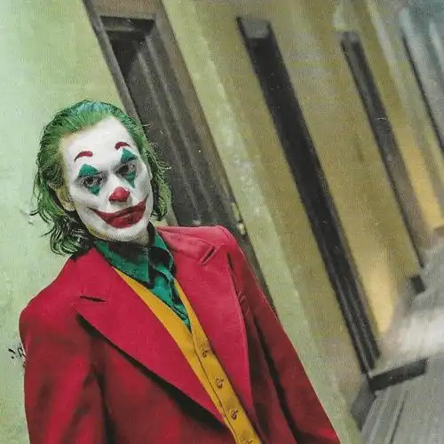 杰昆·菲尼克斯荧幕经典,口碑炸裂,小丑以一人之力引爆全城动乱_社会