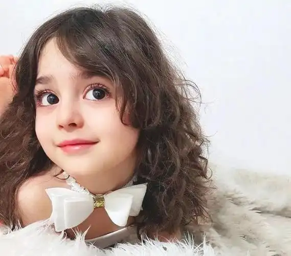 中国夫妇生出混血婴儿,数次鉴定都为亲生,姥姥无奈说出真相