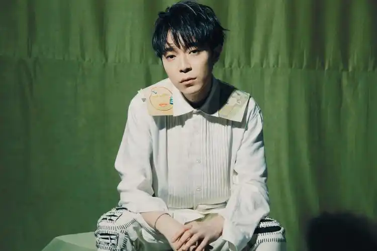 吴青峰:过去不想装成熟,现在也不会装年轻