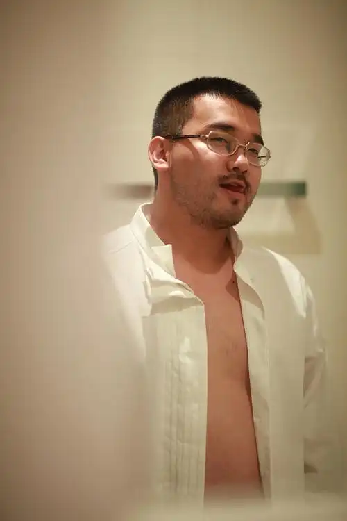 求几张长的好的大叔图片,成熟的,有小肚子的