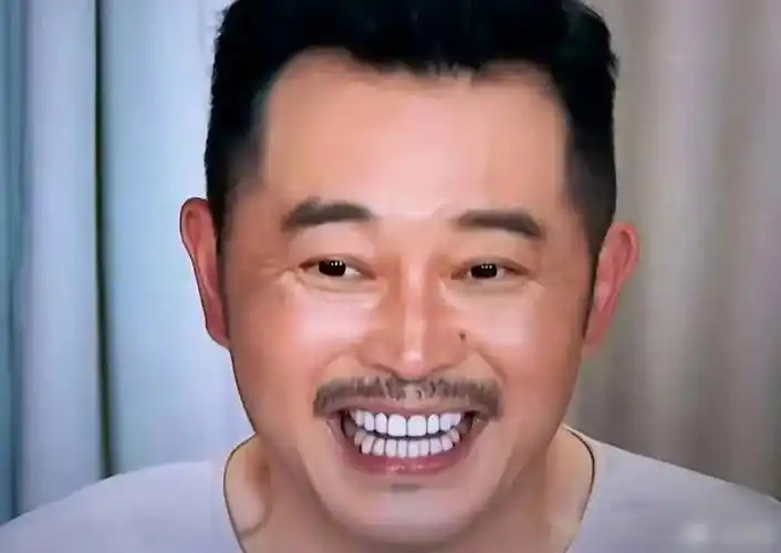 沙溢牙白到失真,金晨烤瓷牙出戏,明星假牙各有各的尴尬