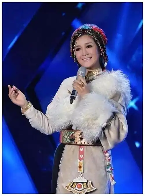 4年前那个被刀郎告上法庭后退出歌坛的降央卓玛现在怎么样了