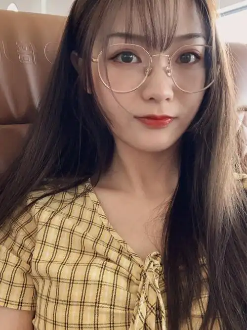 日常自拍,不过正好上要说话,嘴怪怪的