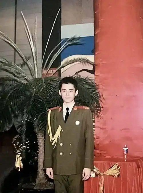 钱枫军人时期照片,瘦的时候太帅了吧,完全就是神仙颜值!