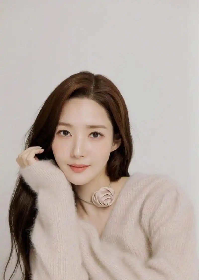 韩国女星朴敏英