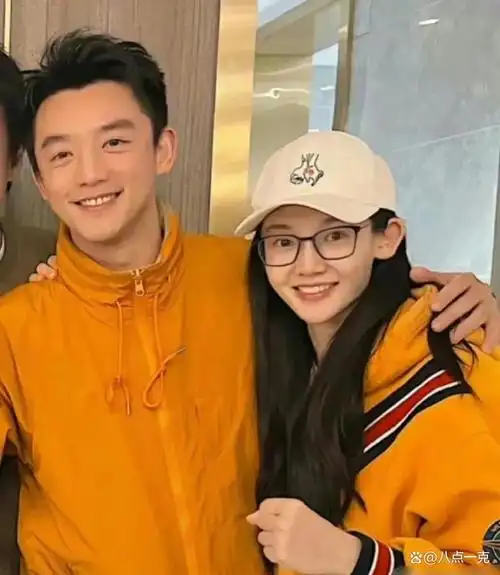 网传郑恺苗苗又生三胎女方二胎哺乳期怀孕三胎早产臀位开刀