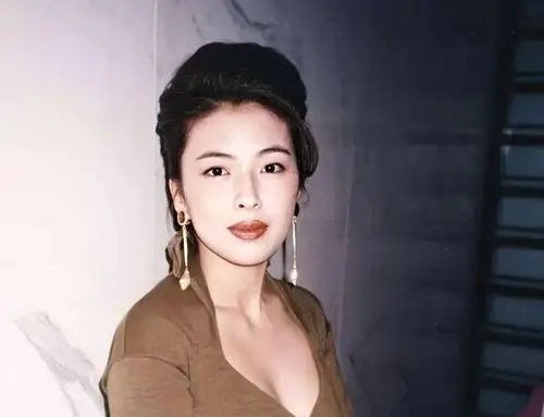 张学友老婆罗美薇旧照曝光,温婉漂亮,不输一代玉女周慧敏