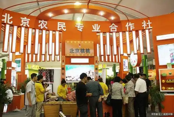 农民专业合作社是指在农村家庭承包经营基础上,同类农产品的生产经营