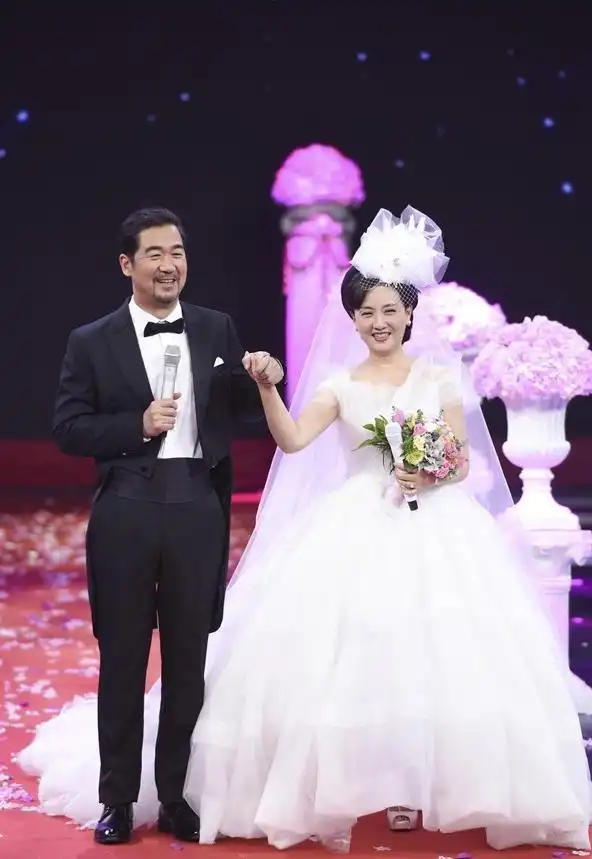 张国立邓婕补办婚礼大撒狗粮3