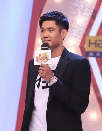 "黑人"陈建州婚后首次现身内地 谈婚后生活