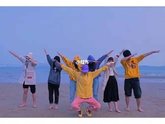 多人集体可爱俏皮魔性拍照pose换pose摆拍毕业照拍摄不会摆pose?