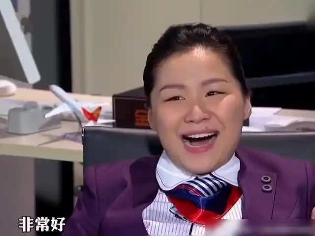 不过却涌现了很多年轻的喜剧人,比如小品《机场姐妹花》里的金靖,她就