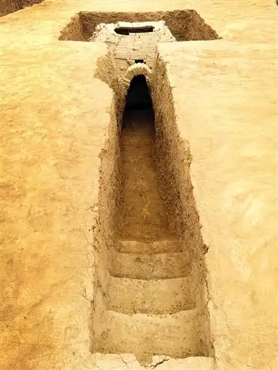 后经郑州市文物考古研究院发掘证实,这些古墓葬及陶窑多为汉代及唐代