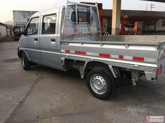 准新车2016年五菱荣光小卡12排量实跑9000公里一直在车库放着里外崭新