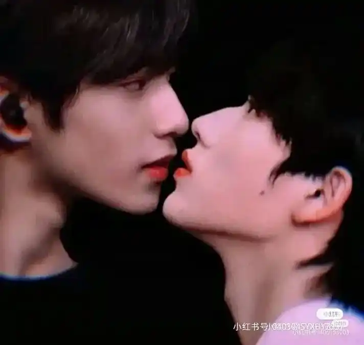 刘耀文和宋亚轩的情侣头像 - 抖音