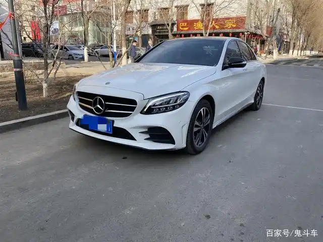 买奔驰c260l的都不懂车?车主表示:不服气