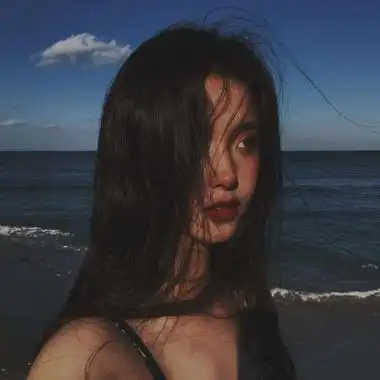 高清伤心流泪的女生头像图片(18张)