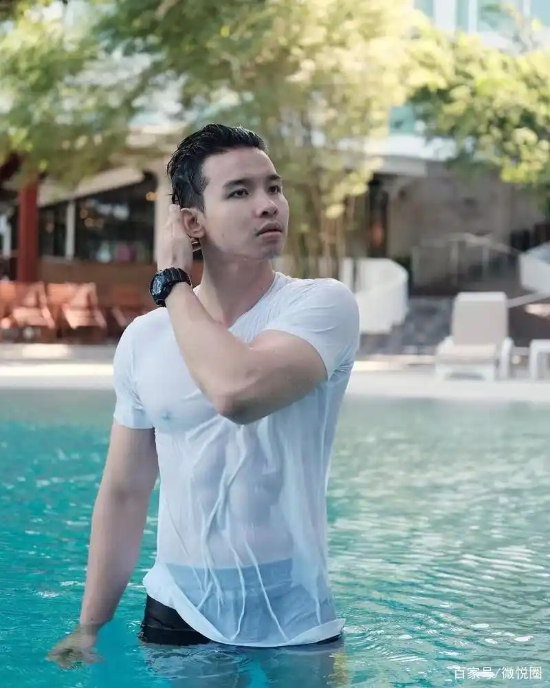 不看颜值看身材:阳光男孩练就质感肌肉,诠释力量与性感的契合