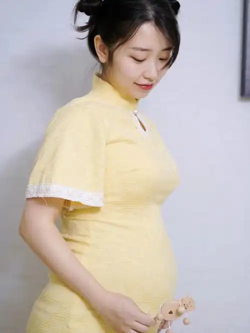 在家拍的孕妇照06