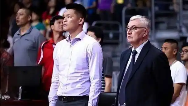 原创广东宏远动态新闻周琦伤情堪忧朱芳雨延揽备受关注胡明轩等候登顶