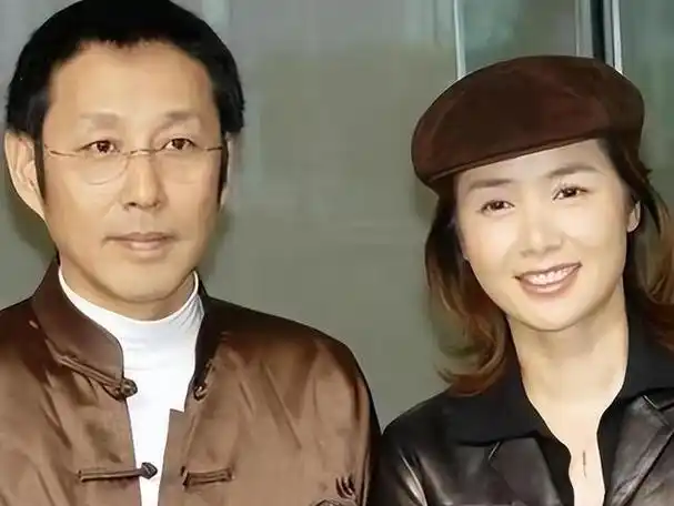 杜宪69岁还这么漂亮,小一岁丈夫陈道明却像十足的老爷爷!