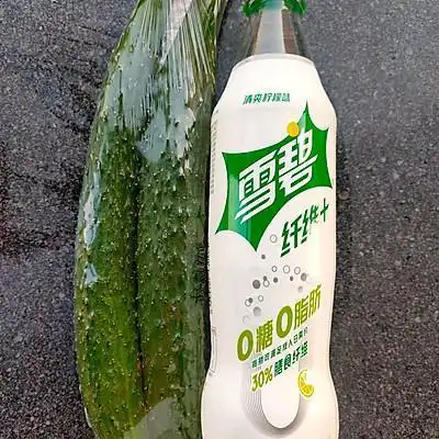 我家夏天只做雪碧黄瓜条给啥都不换吃了流口水